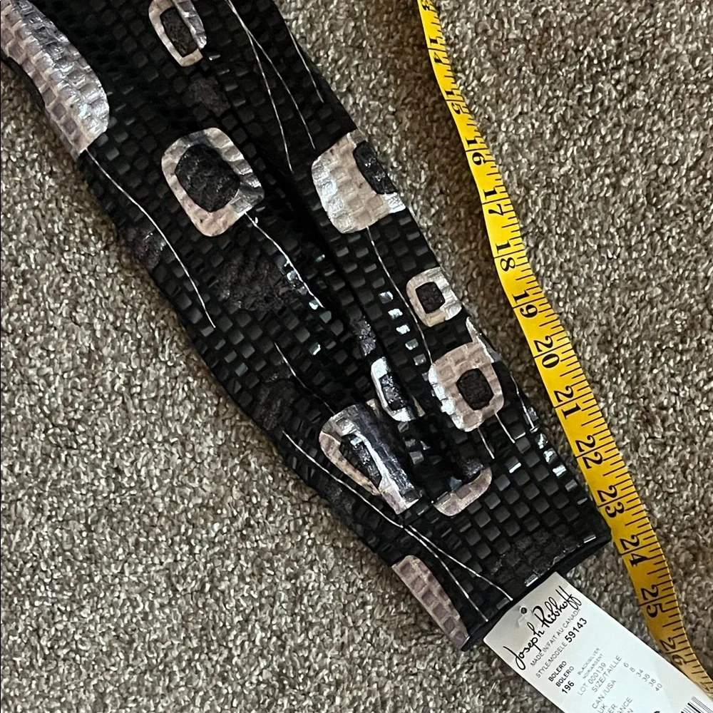 NWT Joseph Ribkoff Black and Silver Patterned Cropped Blazer Jacket Size 6 - Picture 9 of 12